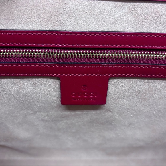 Gucci Guccissima Signature Medium Padlock Top Handle Leather Bag in Hibiscus Red - Picture 12 of 13